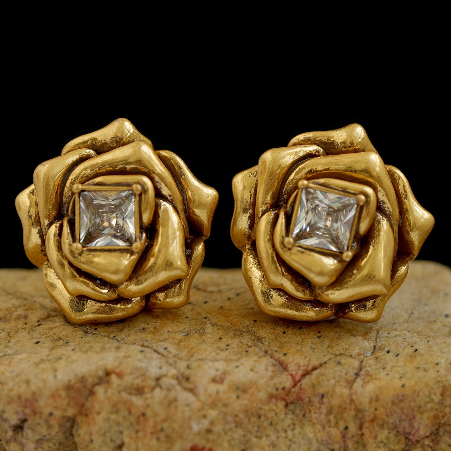 Vintage Royal Style Flower Earrings