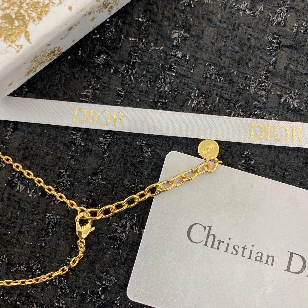 D gold rhinestone letter pendant short necklace brass lady jewelry