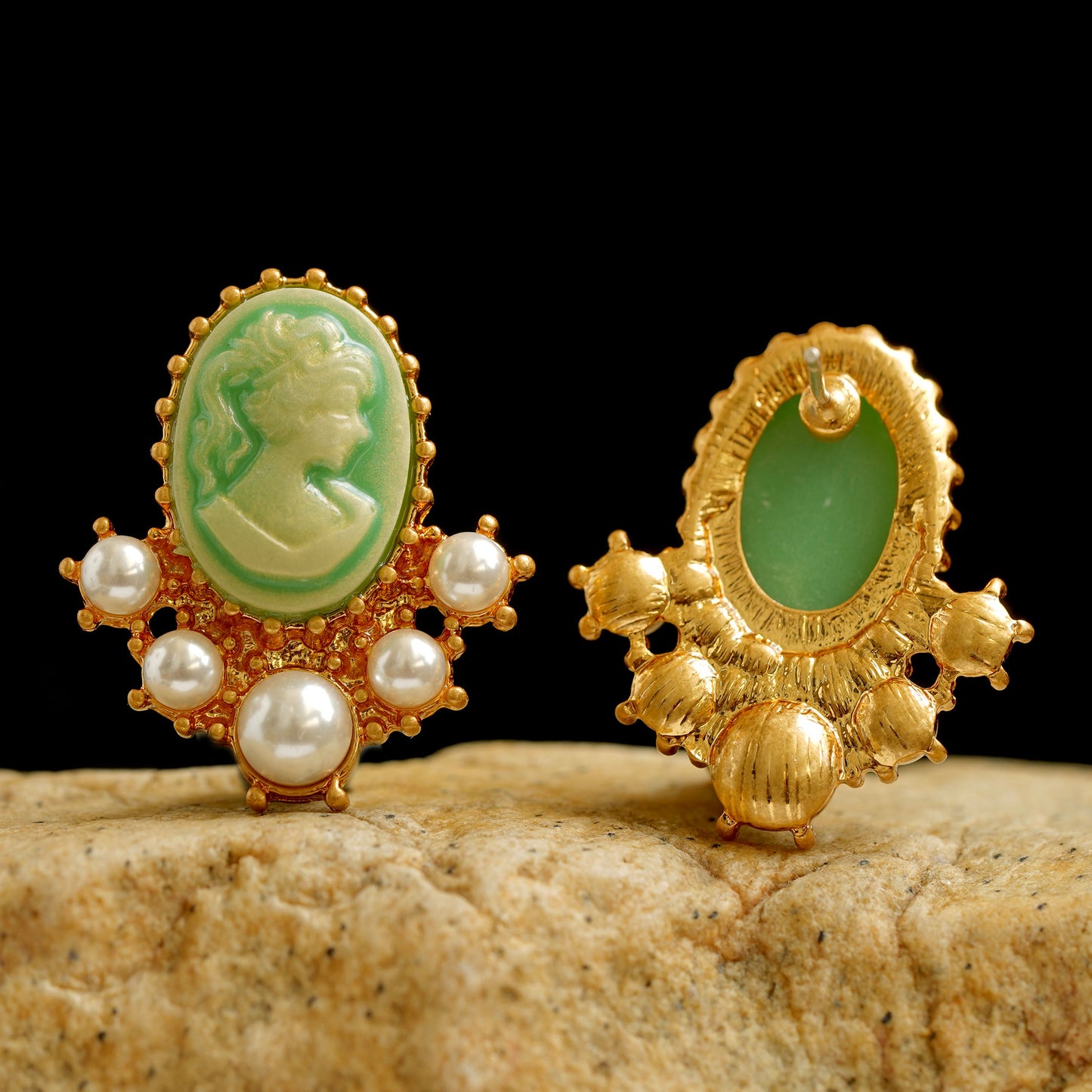 Cameo Woman's face earing