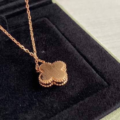 VC Four-leaf Clover Agate Diamond Necklace Pink Full Set Packaging